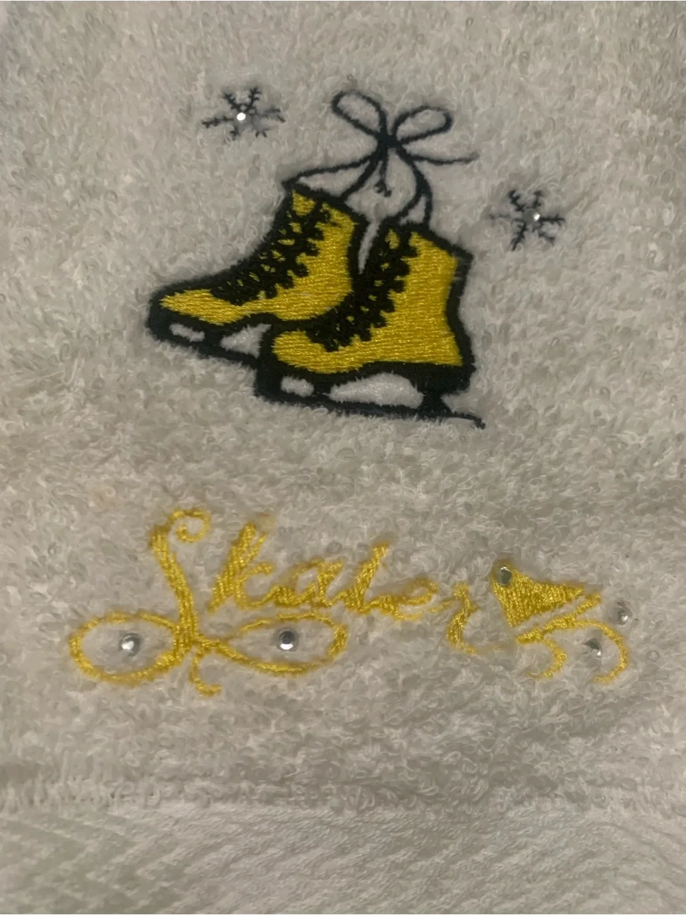 Mystique Boutique White Hand Towels With  Embroidered Ice Skates Yellow & Green
